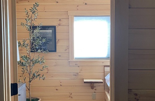 Louisburg Cabina | Cozy cabin by the lake