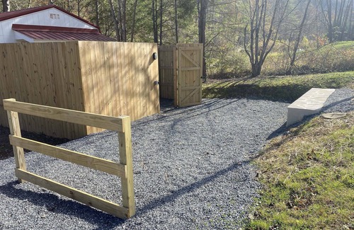 Barnardsville Cabina | Cozy Cabin by the Creek