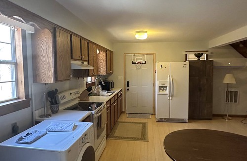 Van Buren Cabina | Cozy cabin close to beautiful Current river and surrounded by a national forest!