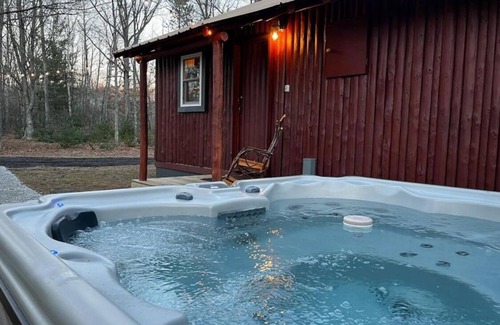 Harrietta Cabina | Cozy Cabin close to skiing, hunting, fishing, paddling, and swimming, and trails