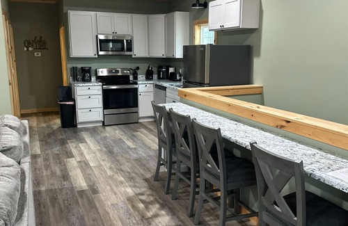 Burkesville Cabina | Cozy cabin close to Dale Hollow Lake State Resort Park! Cabin#2