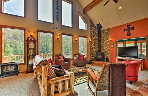 Red River Casa | Cozy Cabin Escape with Mtn Views Near the Red River!