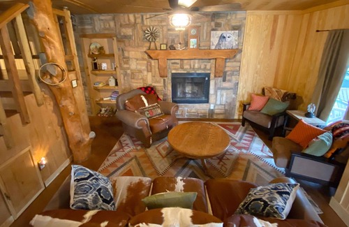 Sunset Cabina | Cozy Cabin for family, couples, atv, or quiet getaway