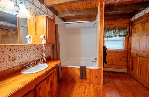 Jackman Cabina | Cozy Cabin for rent in Jackman, Maine