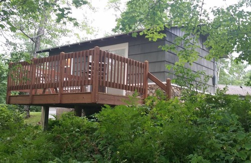 Conover Cabina | Cozy Cabin Getaway - Studio on ATV & Snowmobile Trail with Hi Speed WiFi