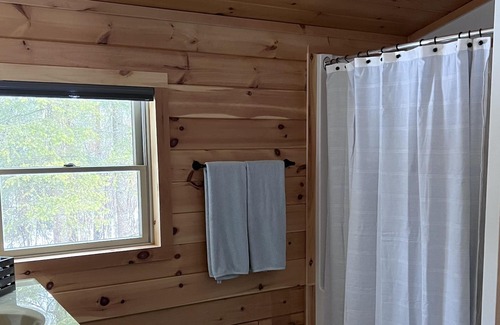 Quesnel Casa | Cozy Cabin in city limits