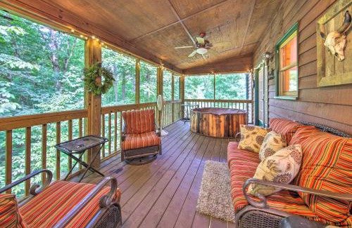 Ellijay Casa | Cozy Cabin in Coosawattee River Resort!