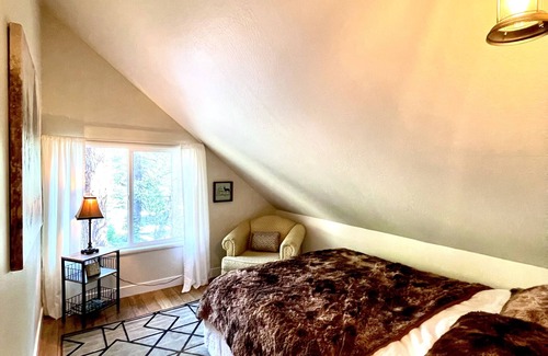 Echo Lake Cabina | Cozy Cabin in Lake Tahoe area near ski resort/ ski lift
