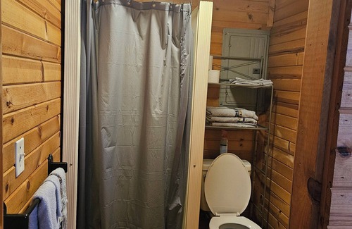 Richland Cabina | Cozy cabin in lovely Richland with WiFi, AC