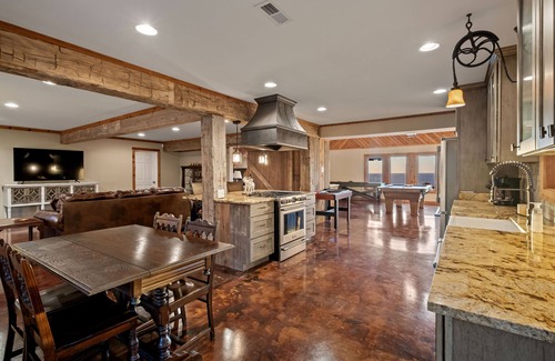 Mentone Cabina | Cozy Cabin in Mentone - Incredible Views - Swimming Pool - Hot Tub
