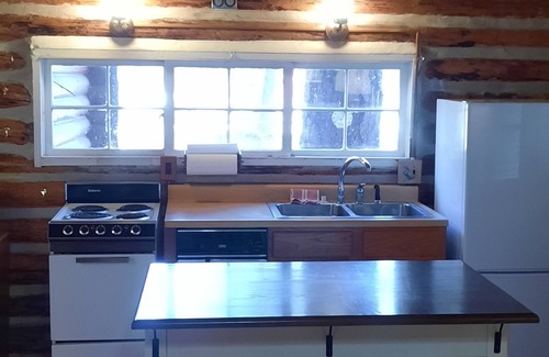 Saddlestring Cabina | Cozy cabin in peaceful Story, WY