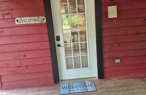 Ellijay Cabina | Cozy cabin in peaceful Ellijay with WiFi, AC
