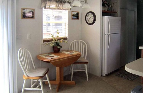 Lake Panasoffkee Cabaña | Cozy Cabin in riverfront resort