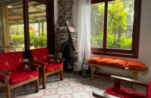 Bellavista Casa | Cozy Cabin in the Galapagos Islands - Free Bikes