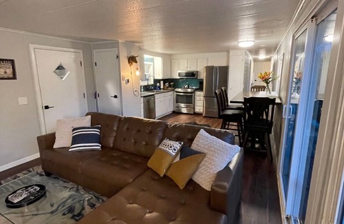 Moffat County Cabina | Cozy cabin in the heart of off-road heaven! Bring your SxS's and sunscreen!