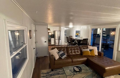 Moffat County Cabina | Cozy cabin in the heart of off-road heaven! Bring your SxS's and sunscreen!