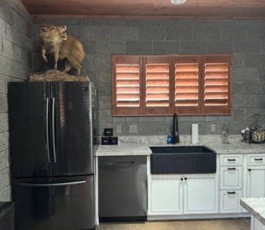 Williams Casa | Cozy Cabin in the Pines! Close to the Polar Express, Grand Canyon & Bearizona