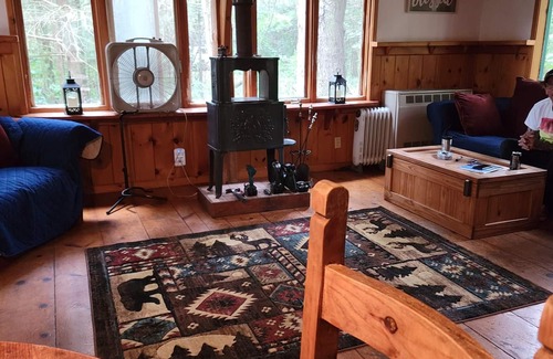 Neshkoro Cabina | Cozy Cabin in the woods