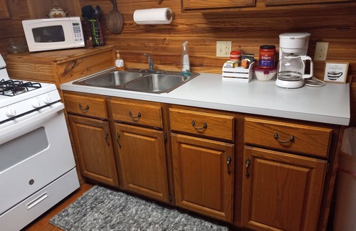 Timbo Cabina | Cozy cabin in the woods. Peaceful and only 15 minutes to Mountain View.