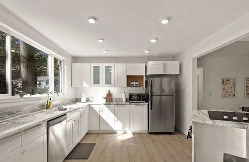 Camano Island Cabina | Cozy cabin in the woods next to Camano Island State Park.
