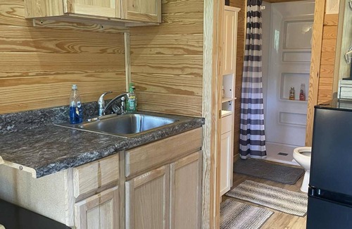 Mount Sterling Cabina | Cozy Cabin in the woods near charming Hermann