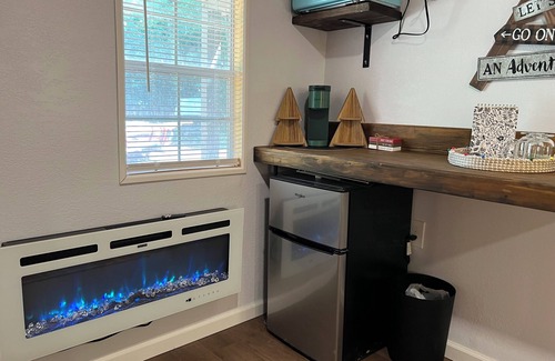 Boundary County Cabina | Cozy cabin in tranquil private forest retreat with miles of private hiking!