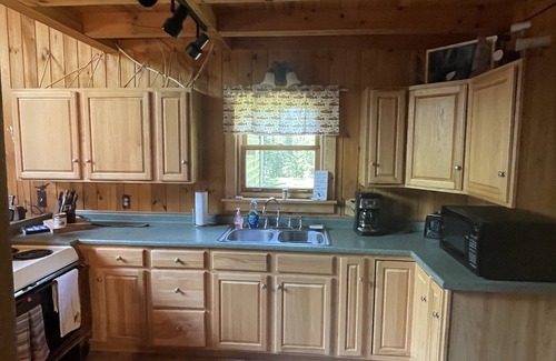 Columbia Cabina | Cozy Cabin located in Columbia, NH