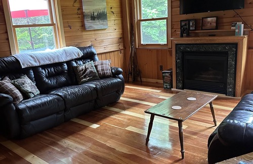 Columbia Cabina | Cozy Cabin located in Columbia, NH
