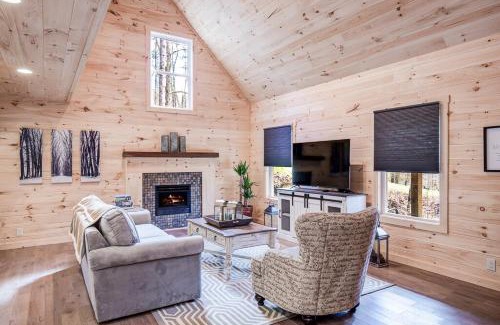Dahlonega Casa | Cozy Cabin near Historic Dahlonega Town Square