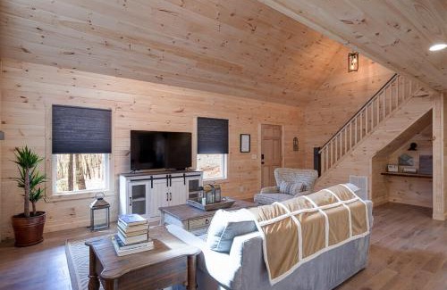 Dahlonega Casa | Cozy Cabin near Historic Dahlonega Town Square