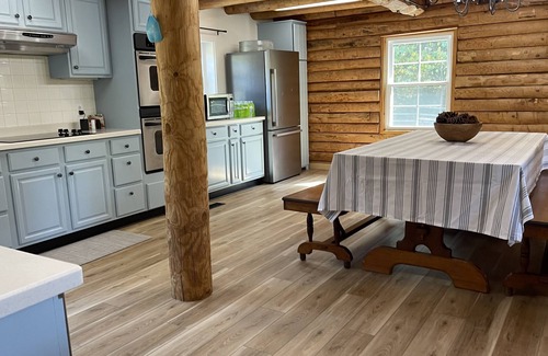 Louisville Cabina | Cozy Cabin near Knoxville