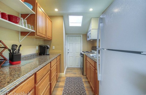 Forestville Cabina | Cozy Cabin near river, wineries, redwoods and ocean.