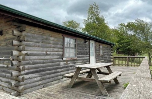 Senecaville Cabina | Cozy Cabin near Seneca Lake