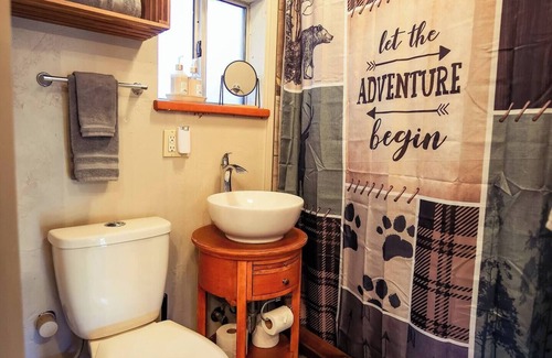 Oakhurst Casa | Cozy Cabin Near Yosemite & Corlieu Falls