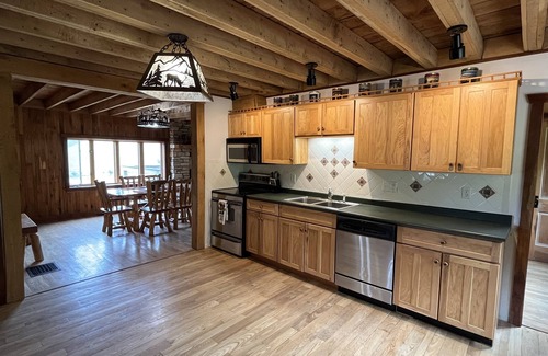Mineral Point Cabina | Cozy cabin nestled in the hills of SW Wisconsin near the Cheese Country Trail!