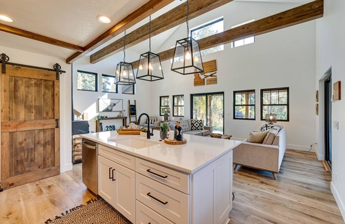 Tamarack Resort Cabina | Cozy Cabin Nestled at the Base of Tamarack Resort!