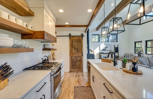 Tamarack Resort Cabina | Cozy Cabin Nestled at the Base of Tamarack Resort!