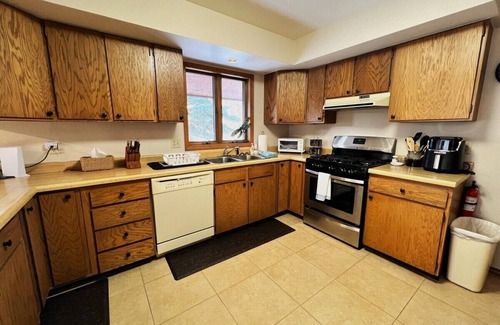Purgatory Cabina | Cozy Cabin Nestled in the Trees; Game Room w/Pool Table, Ping Pong, Foosball