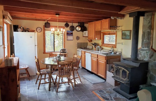 Whitefish Cabina | Cozy cabin on a lake just outside of Whitefish