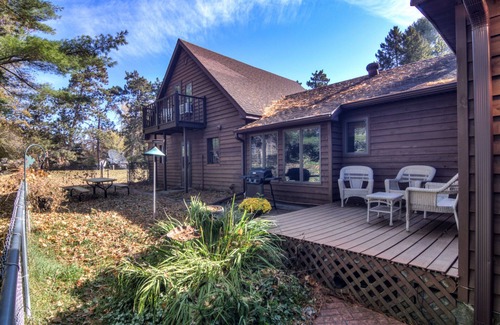 Rock Falls Casa | Cozy Cabin on Elk Lake
