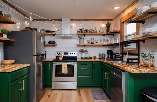Martinsville Apartamento | Cozy Cabin on Lake Front With Hot tub Firepit