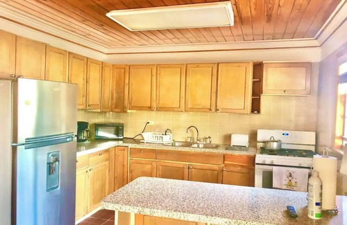 Andros Town Casa | Cozy Cabin on the Beach