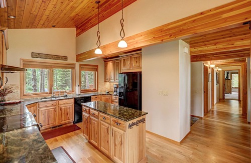 New Meadows Cabina | Cozy cabin on the GOLF course in New Meadows Idaho~in the heart of recreation