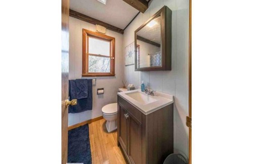 Foster Casa | Cozy Cabin on the Lake