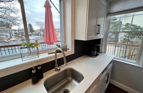 Hopatcong Villa | Cozy Cabin On the Lake with HotTub