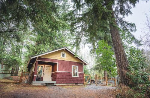 Port Angeles Casa | Cozy cabin on the Olympic Peninsula, Hot Tub