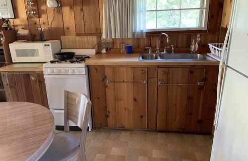 Mayfield Cabina | Cozy cabin on the river! Steps from the water, amazing views of river & wildlife