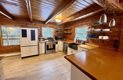 Moscow Cabina | Cozy Cabin on the Stowe line!
