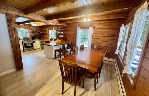 Moscow Cabina | Cozy Cabin on the Stowe line!