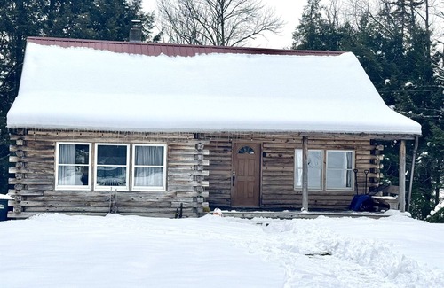 Moscow Cabina | Cozy Cabin on the Stowe line!